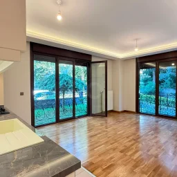 Academy Göztepe Bahariyeli Sokakta Bağdat'a Yakın 100m2 2+1 Balkonlu