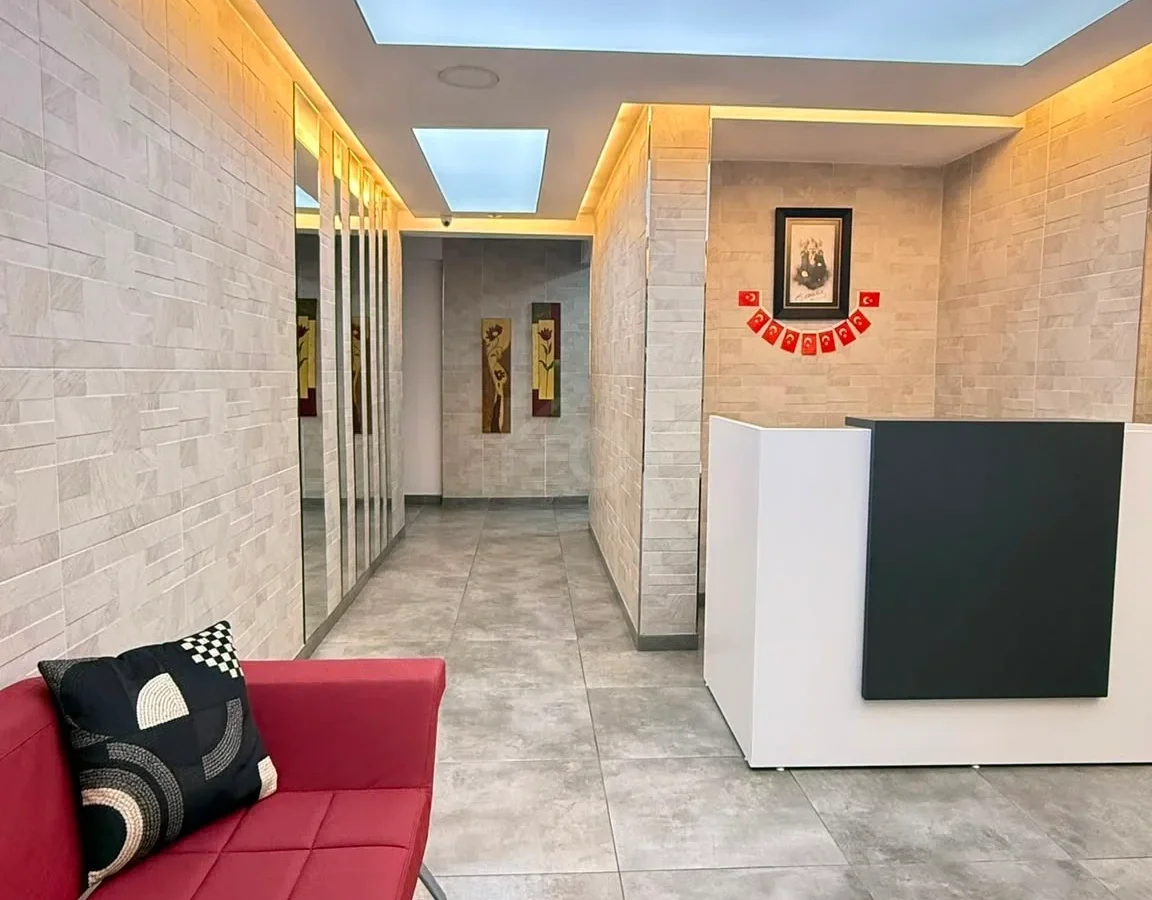 Academy Göztepe Bahariyeli Sokakta Bağdat'a Yakın 100m2 2+1 Balkonlu