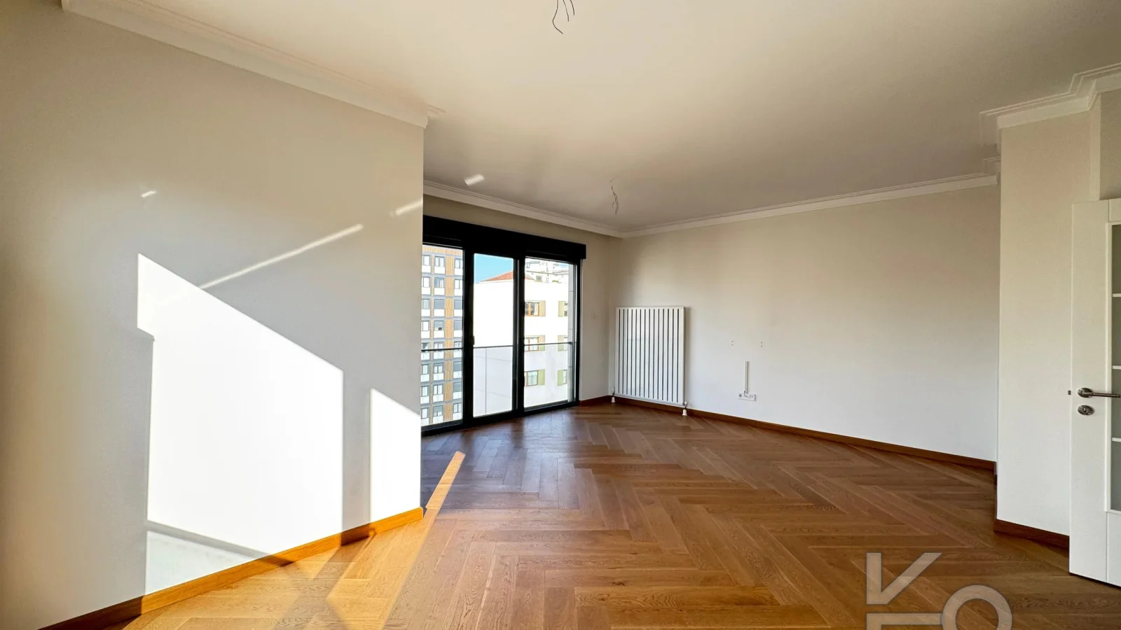 Laci̇vert Cadde Suadi̇ye'de Bağdat Caddesi̇'ne Ve Sahi̇le Yakin Net 100 M² 3+1