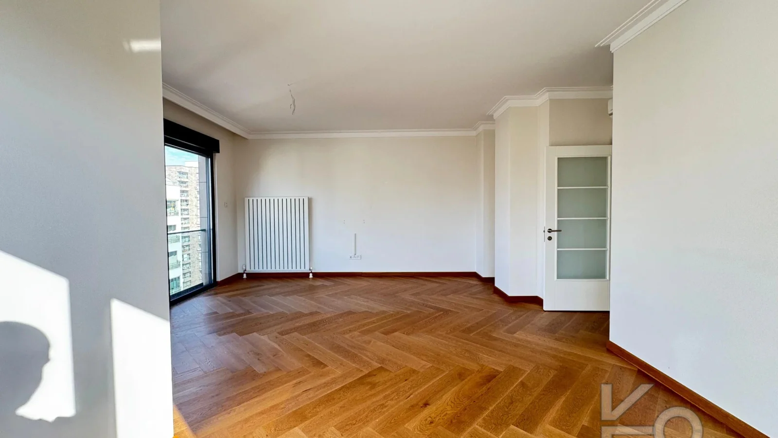Laci̇vert Cadde Suadi̇ye'de Bağdat Caddesi̇'ne Ve Sahi̇le Yakin Net 100 M² 3+1
