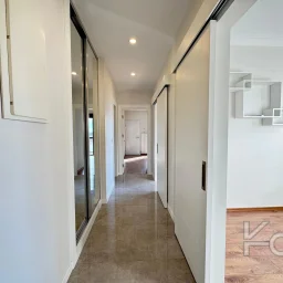 Laci̇vert Cadde Suadi̇ye'de Bağdat Caddesi̇'ne Ve Sahi̇le Yakin Net 100 M² 3+1