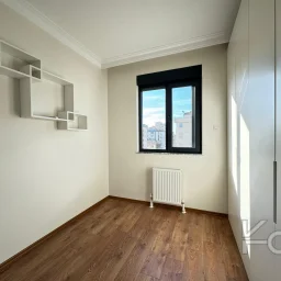 Laci̇vert Cadde Suadi̇ye'de Bağdat Caddesi̇'ne Ve Sahi̇le Yakin Net 100 M² 3+1