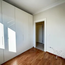 Laci̇vert Cadde Suadi̇ye'de Bağdat Caddesi̇'ne Ve Sahi̇le Yakin Net 100 M² 3+1