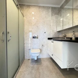 Laci̇vert Cadde Suadi̇ye'de Bağdat Caddesi̇'ne Ve Sahi̇le Yakin Net 100 M² 3+1