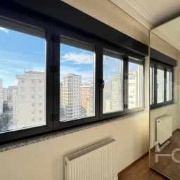 Laci̇vert Cadde Suadi̇ye'de Bağdat Caddesi̇'ne Ve Sahi̇le Yakin Net 100 M² 3+1
