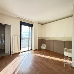 Laci̇vert Cadde Suadi̇ye'de Bağdat Caddesi̇'ne Ve Sahi̇le Yakin Net 100 M² 3+1