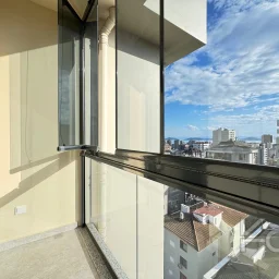 Laci̇vert Cadde Suadi̇ye'de Bağdat Caddesi̇'ne Ve Sahi̇le Yakin Net 100 M² 3+1