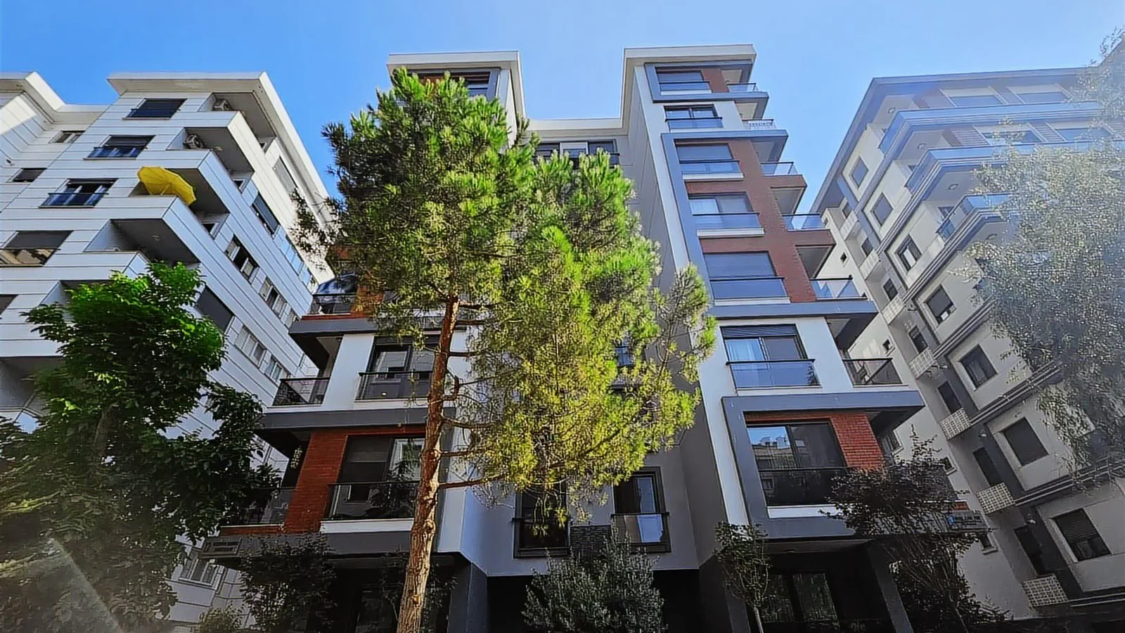 Sağlam'dan Bağdat Cad Yürüme 5 Dk Balkonlu 120 M² Satılık Daire