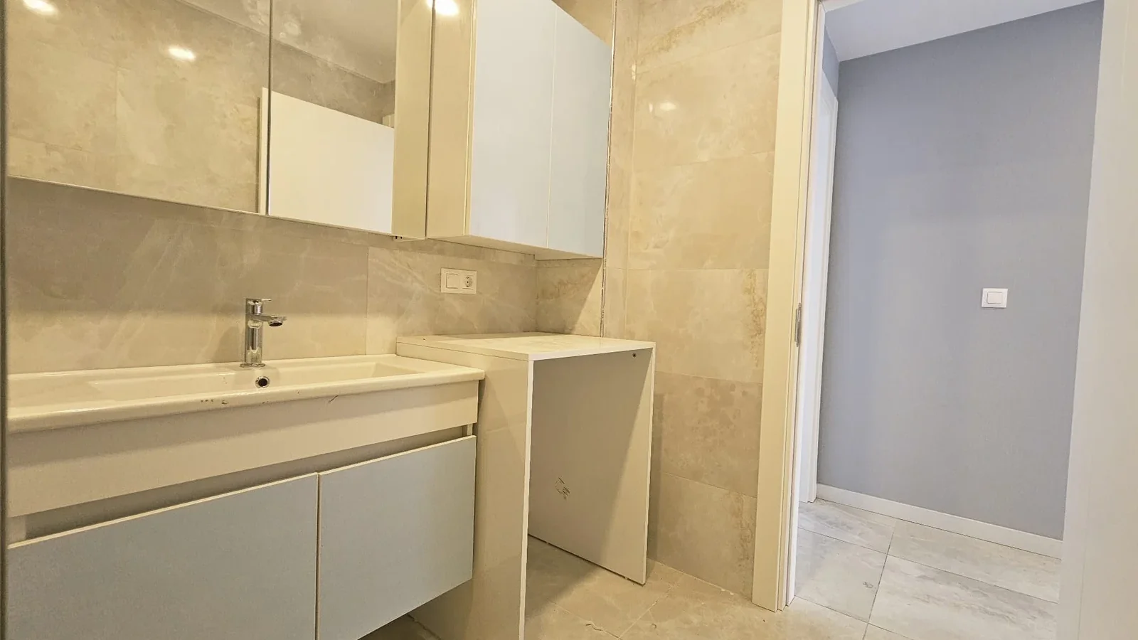 Sağlam'dan Bağdat Cad Yürüme 5 Dk Balkonlu 120 M² Satılık Daire