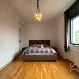 Laci̇vert Cadde Kozyataği 3+1 Balkonlu 95m² Net