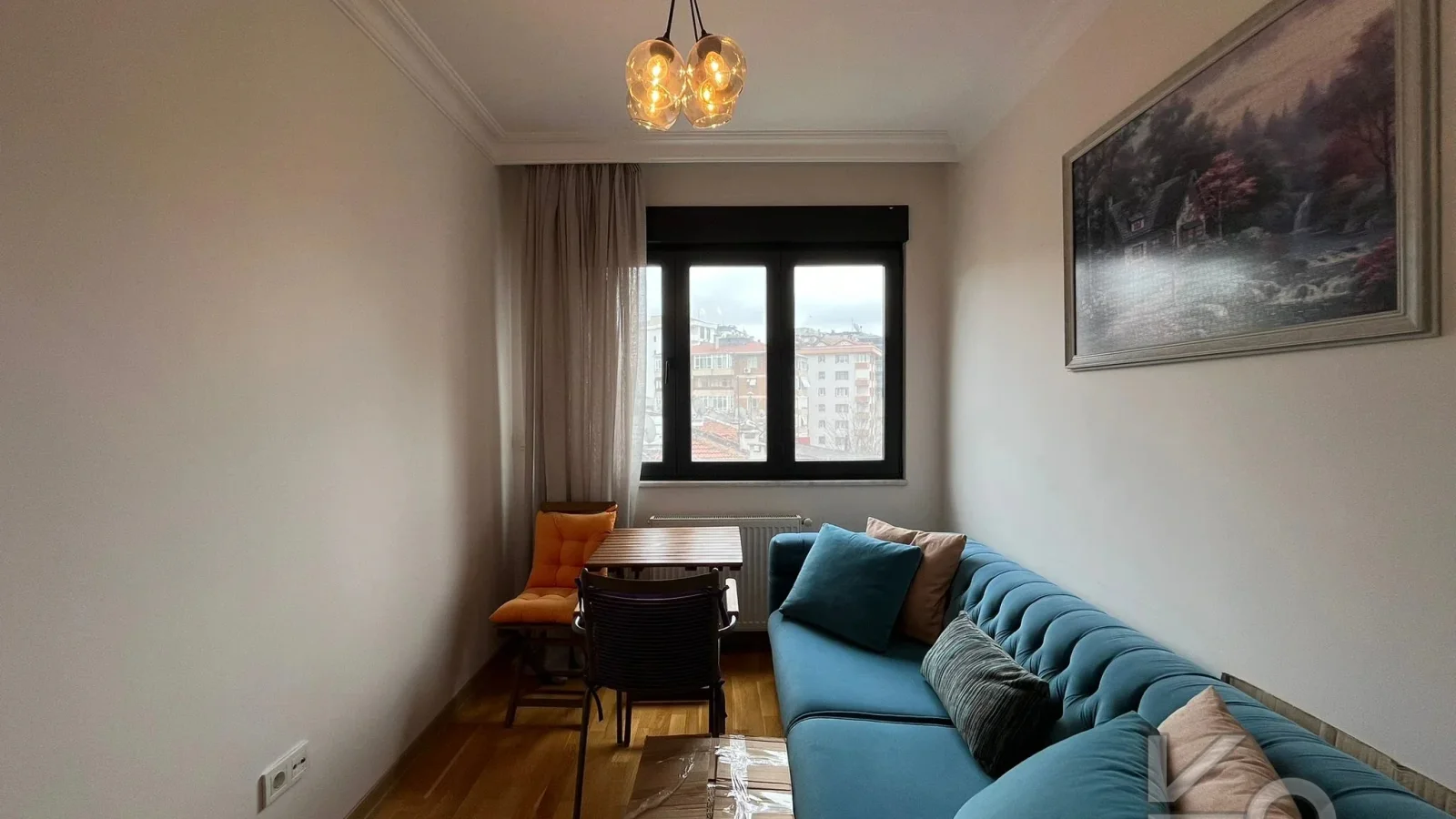 Laci̇vert Cadde Kozyataği 3+1 Balkonlu 95m² Net