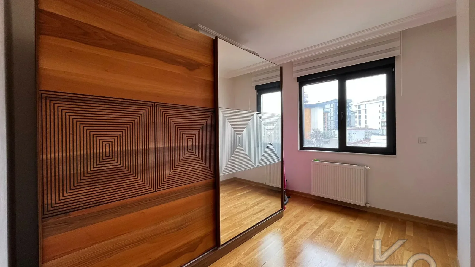 Laci̇vert Cadde Kozyataği 3+1 Balkonlu 95m² Net