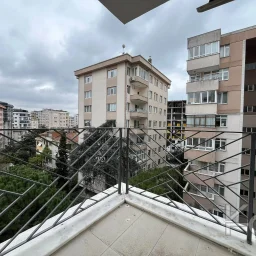 Laci̇vert Cadde Kozyataği 3+1 Balkonlu 95m² Net