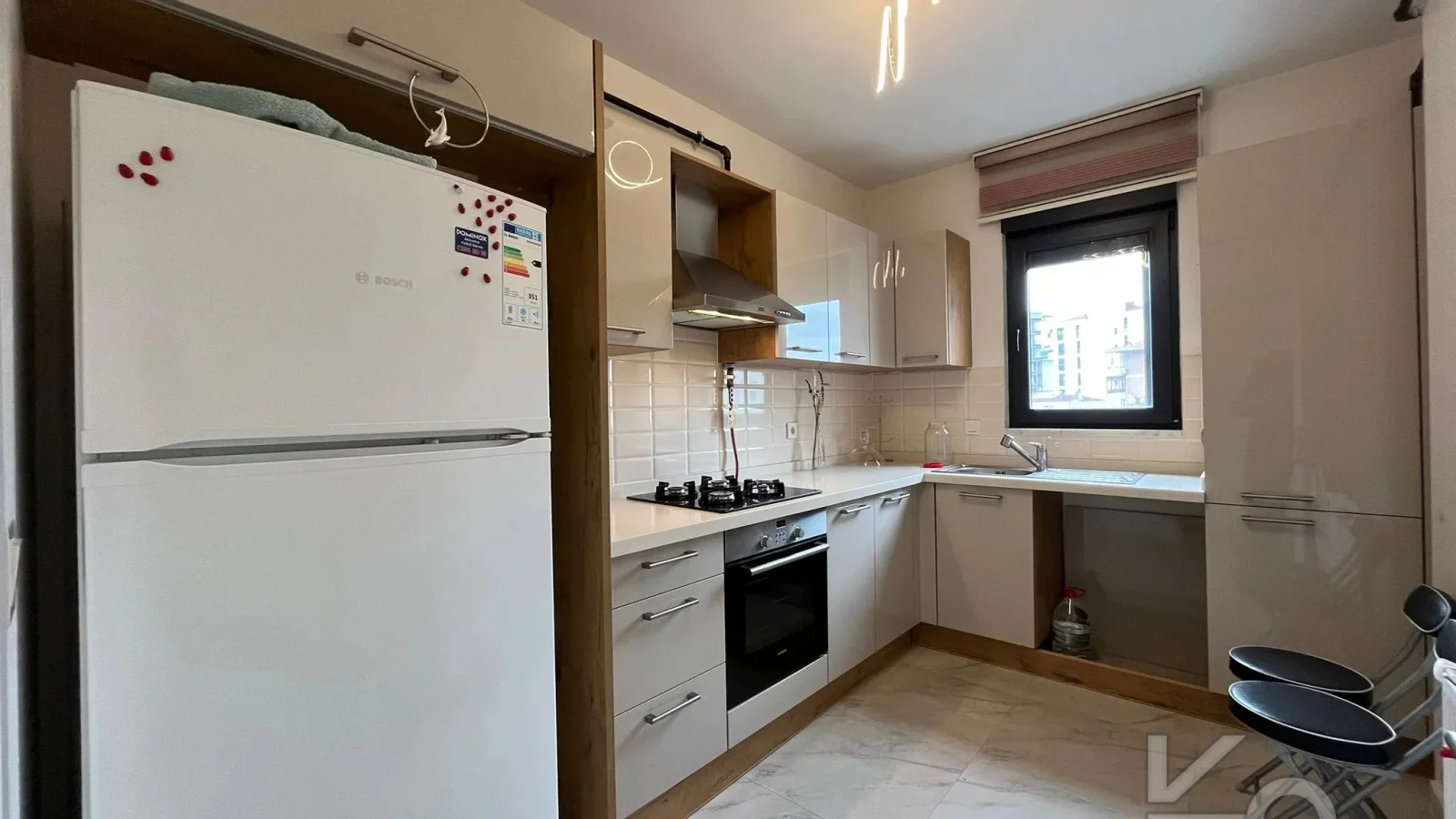 Laci̇vert Cadde Kozyataği 3+1 Balkonlu 95m² Net