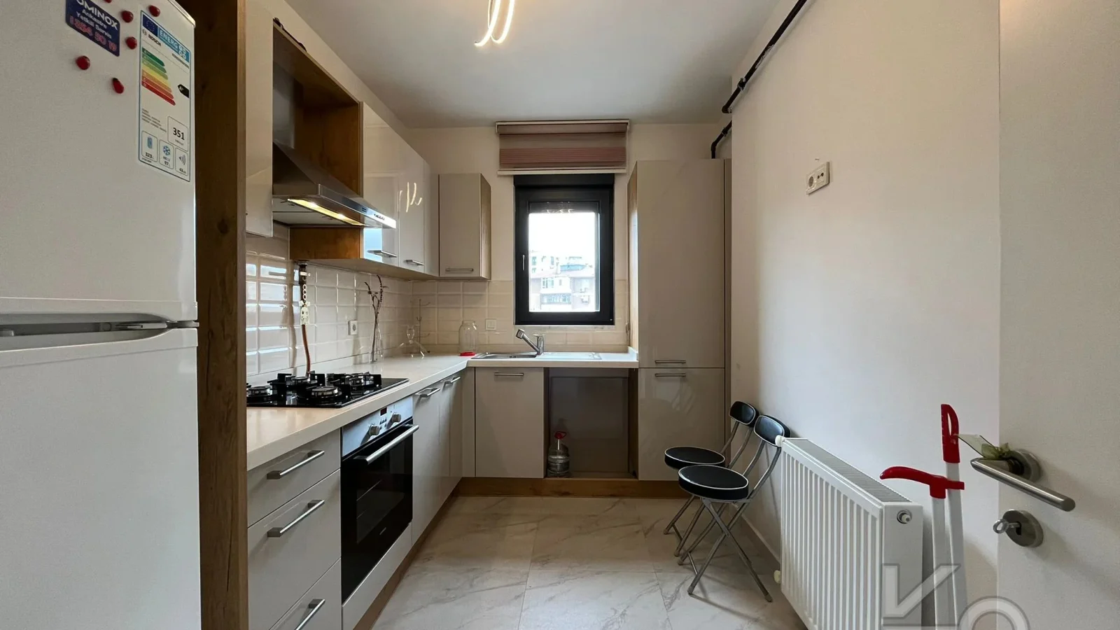 Laci̇vert Cadde Kozyataği 3+1 Balkonlu 95m² Net