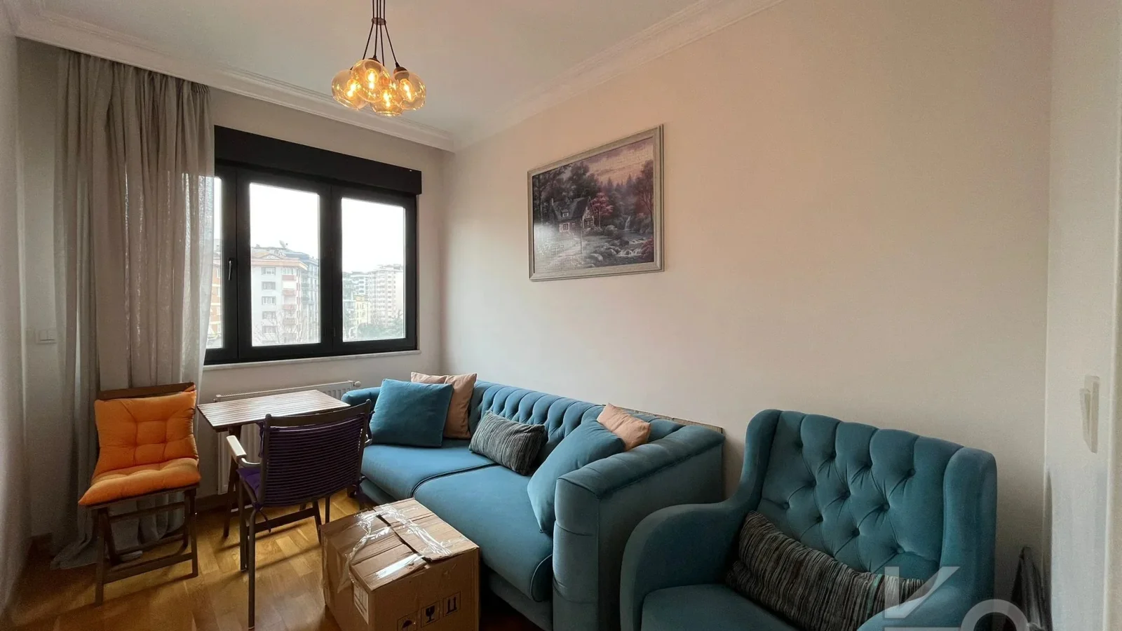Laci̇vert Cadde Kozyataği 3+1 Balkonlu 95m² Net