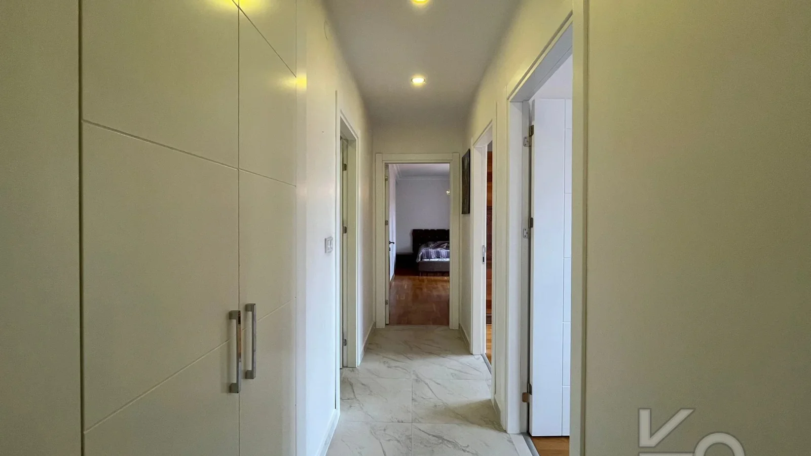 Laci̇vert Cadde Kozyataği 3+1 Balkonlu 95m² Net