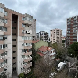 Laci̇vert Cadde Kozyataği 3+1 Balkonlu 95m² Net