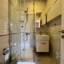 Laci̇vert Cadde Kozyataği 3+1 Balkonlu 95m² Net