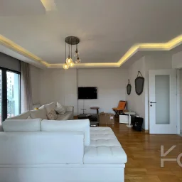 Laci̇vert Cadde Kozyataği 3+1 Balkonlu 95m² Net