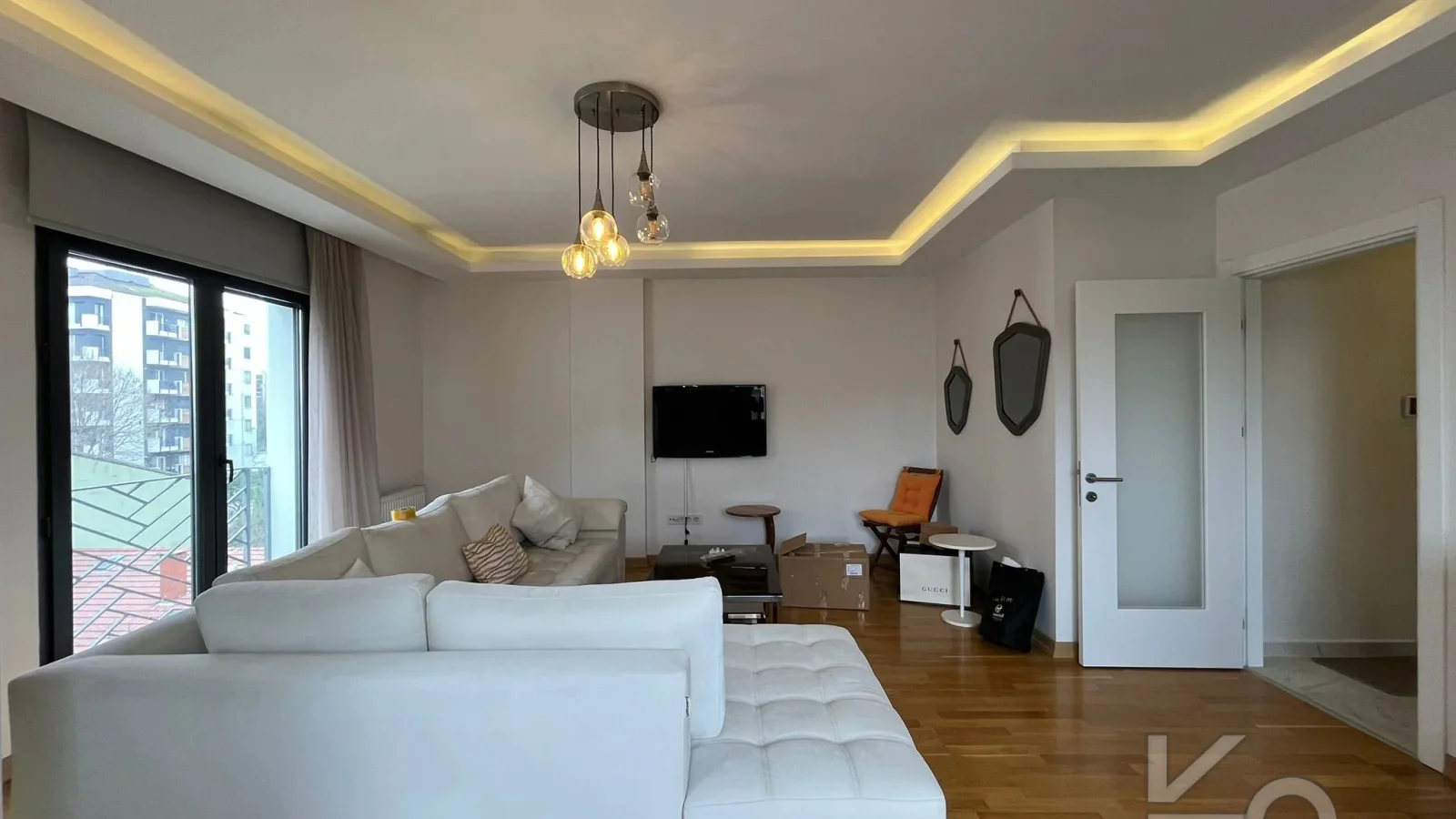 Laci̇vert Cadde Kozyataği 3+1 Balkonlu 95m² Net
