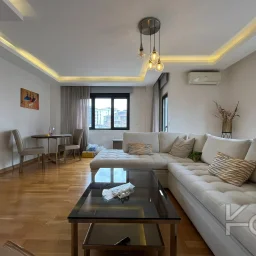 Laci̇vert Cadde Kozyataği 3+1 Balkonlu 95m² Net