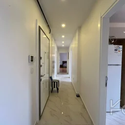 Laci̇vert Cadde Kozyataği 3+1 Balkonlu 95m² Net