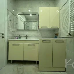 Laci̇vert Cadde Kozyataği 3+1 Balkonlu 95m² Net