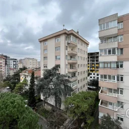 Laci̇vert Cadde Kozyataği 3+1 Balkonlu 95m² Net