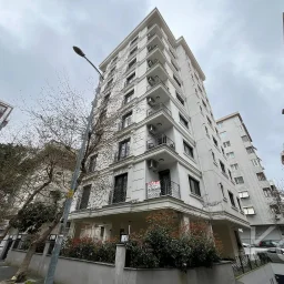 Laci̇vert Cadde Kozyataği 3+1 Balkonlu 95m² Net