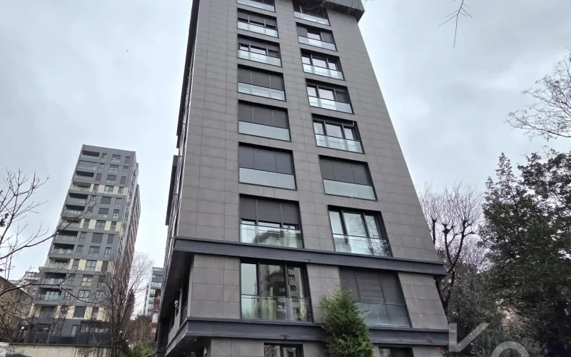 Lacivert Cadde Göztepe Marmaray Yakını Ebeveyn Banyolu 90m²net (3+1)