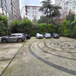 Lacivert Cadde Göztepe Marmaray Yakını Ebeveyn Banyolu 90m²net (3+1)