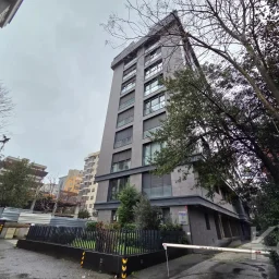 Lacivert Cadde Göztepe Marmaray Yakını Ebeveyn Banyolu 90m²net (3+1)