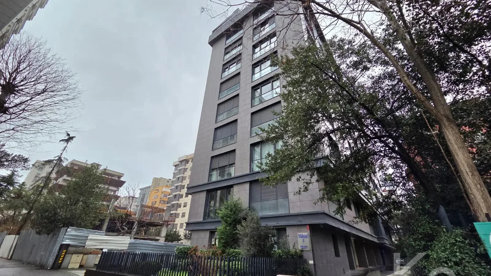 Lacivert Cadde Göztepe Marmaray Yakını Ebeveyn Banyolu 90m²net (3+1)