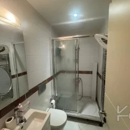 Laci̇vertcadde Satilik Geni̇ş 3+1 Dai̇re