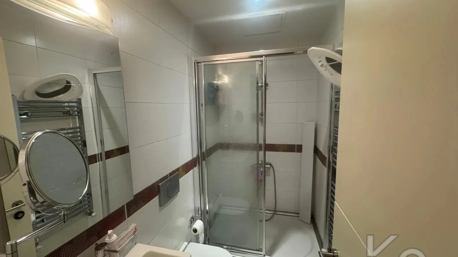 Laci̇vertcadde Satilik Geni̇ş 3+1 Dai̇re