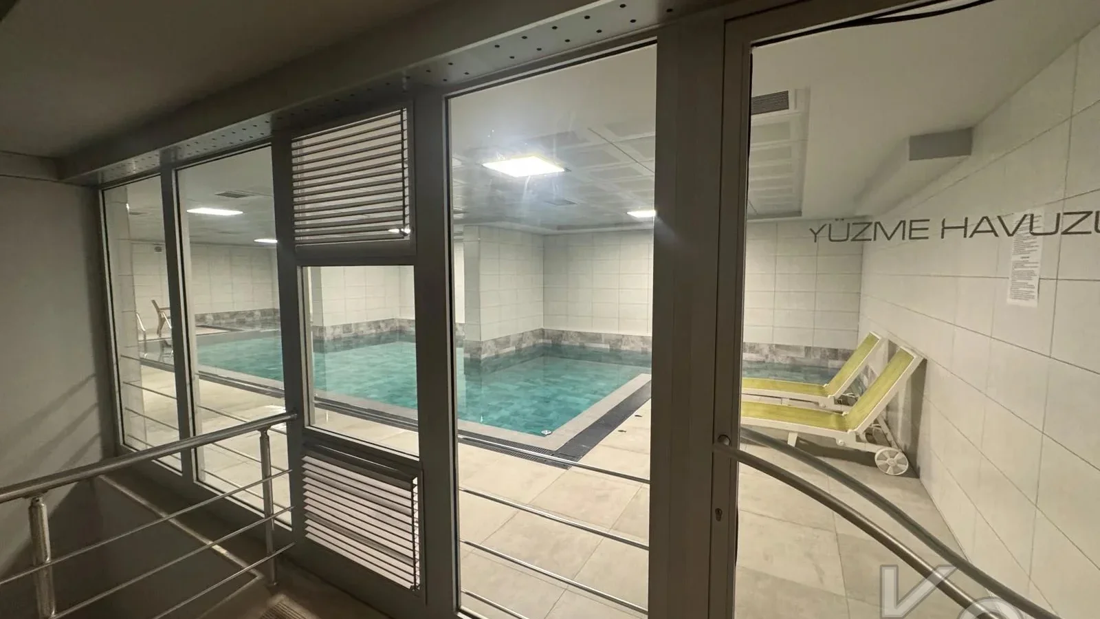 Laci̇vertcadde Satilik Geni̇ş 3+1 Dai̇re