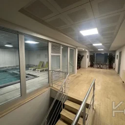 Laci̇vertcadde Satilik Geni̇ş 3+1 Dai̇re