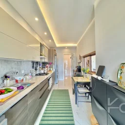 Academy Suadi̇ye Marmaray Ve Bağdat Cd. Yakin 140 M2 Balkonlu 3+1