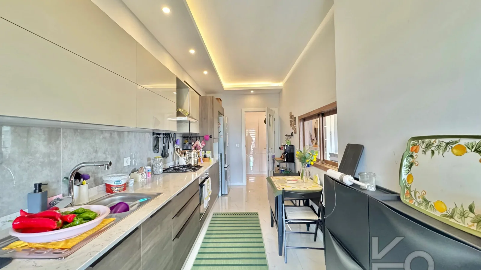 Academy Suadi̇ye Marmaray Ve Bağdat Cd. Yakin 140 M2 Balkonlu 3+1