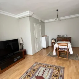 Sağlam'dan Kadıköy Kuyubaşı'nda Cadde Üzeri 2+1 Satılık Daire!!!