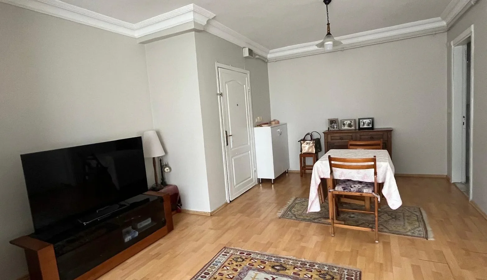 Sağlam'dan Kadıköy Kuyubaşı'nda Cadde Üzeri 2+1 Satılık Daire!!!