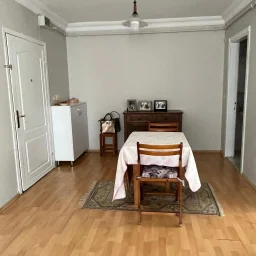 Sağlam'dan Kadıköy Kuyubaşı'nda Cadde Üzeri 2+1 Satılık Daire!!!