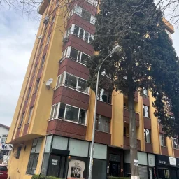 Sağlam'dan Kadıköy Kuyubaşı'nda Cadde Üzeri 2+1 Satılık Daire!!!