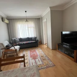Sağlam'dan Kadıköy Kuyubaşı'nda Cadde Üzeri 2+1 Satılık Daire!!!
