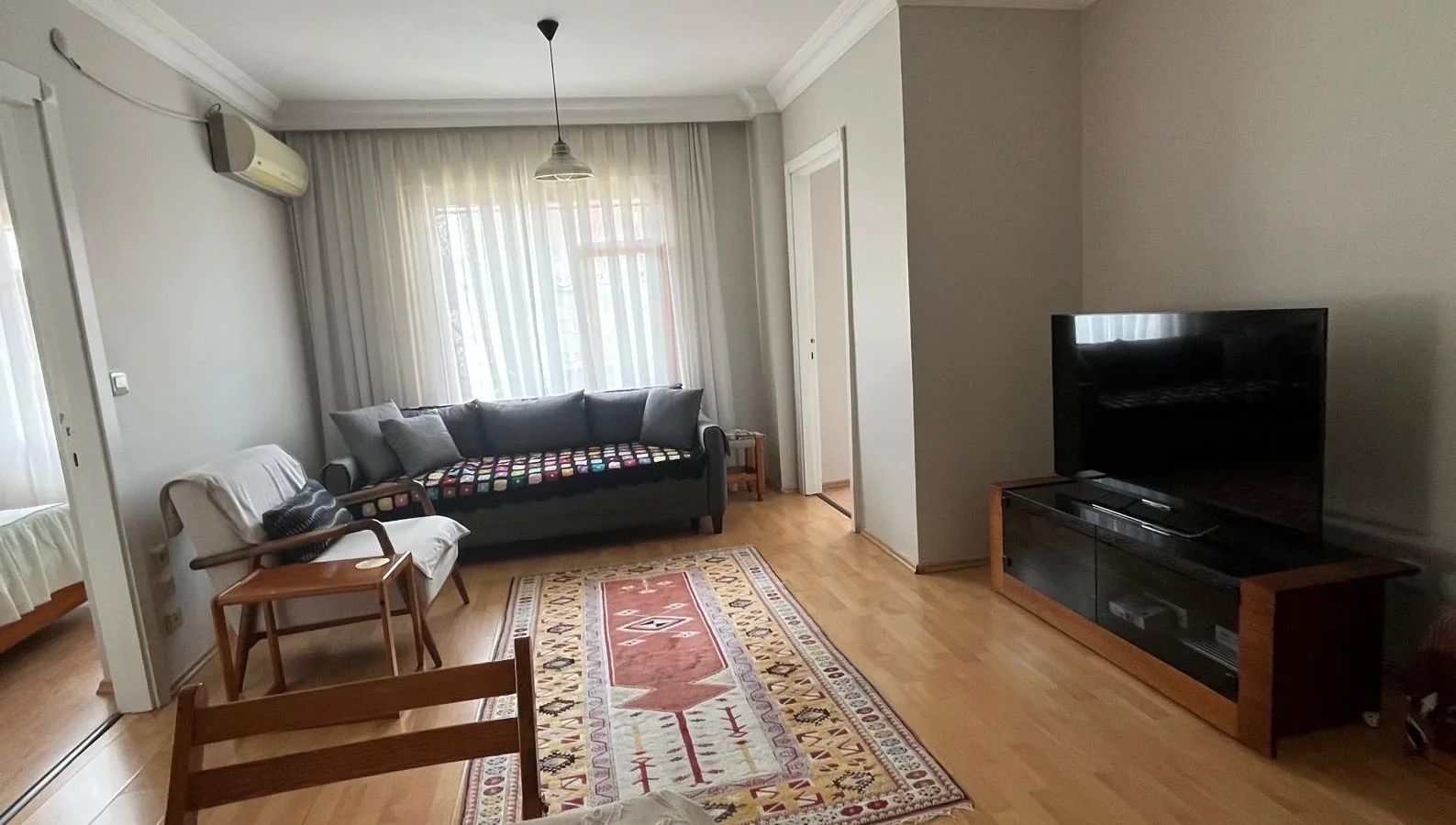 Sağlam'dan Kadıköy Kuyubaşı'nda Cadde Üzeri 2+1 Satılık Daire!!!