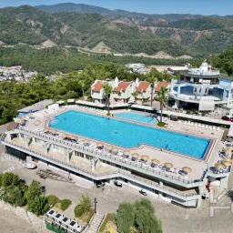 Marmari̇s Orman Tekni̇kerler'i̇nde 180m² Net 4+2 Tri̇pleks Vi̇lla
