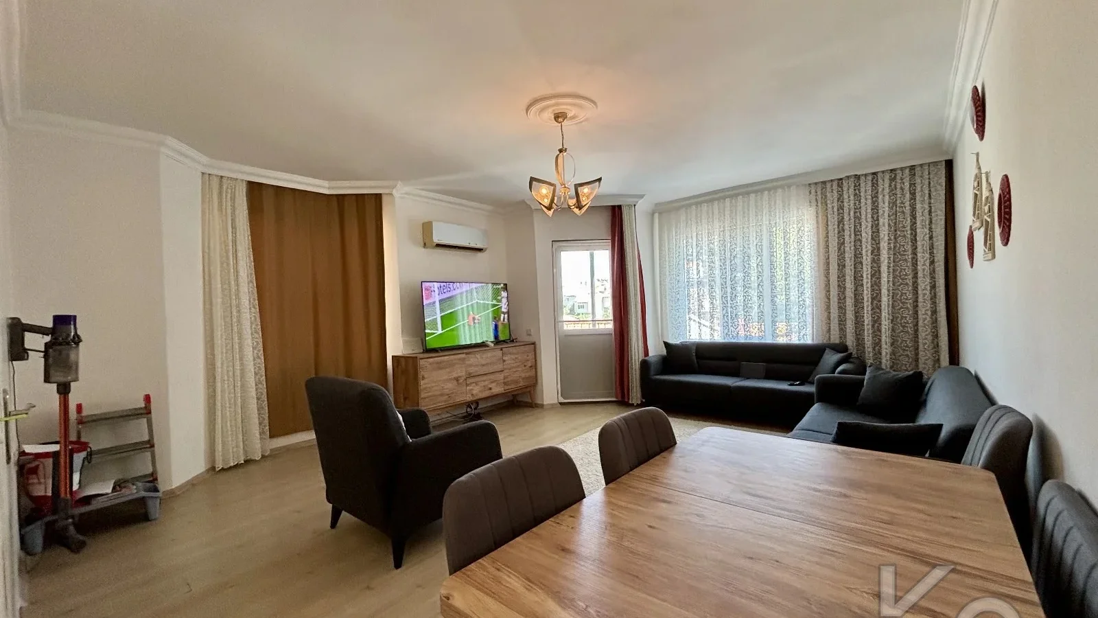 Marmari̇s Orman Tekni̇kerler'i̇nde 180m² Net 4+2 Tri̇pleks Vi̇lla