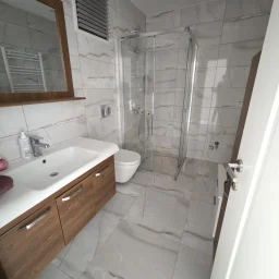 Lacivertcadde Kozyatağında Ebeveynli Balkonlu 80m² Net 3+1