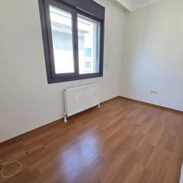 Lacivertcadde Kozyatağında Ebeveynli Balkonlu 80m² Net 3+1
